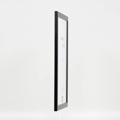 [Schwarz] 43 – side