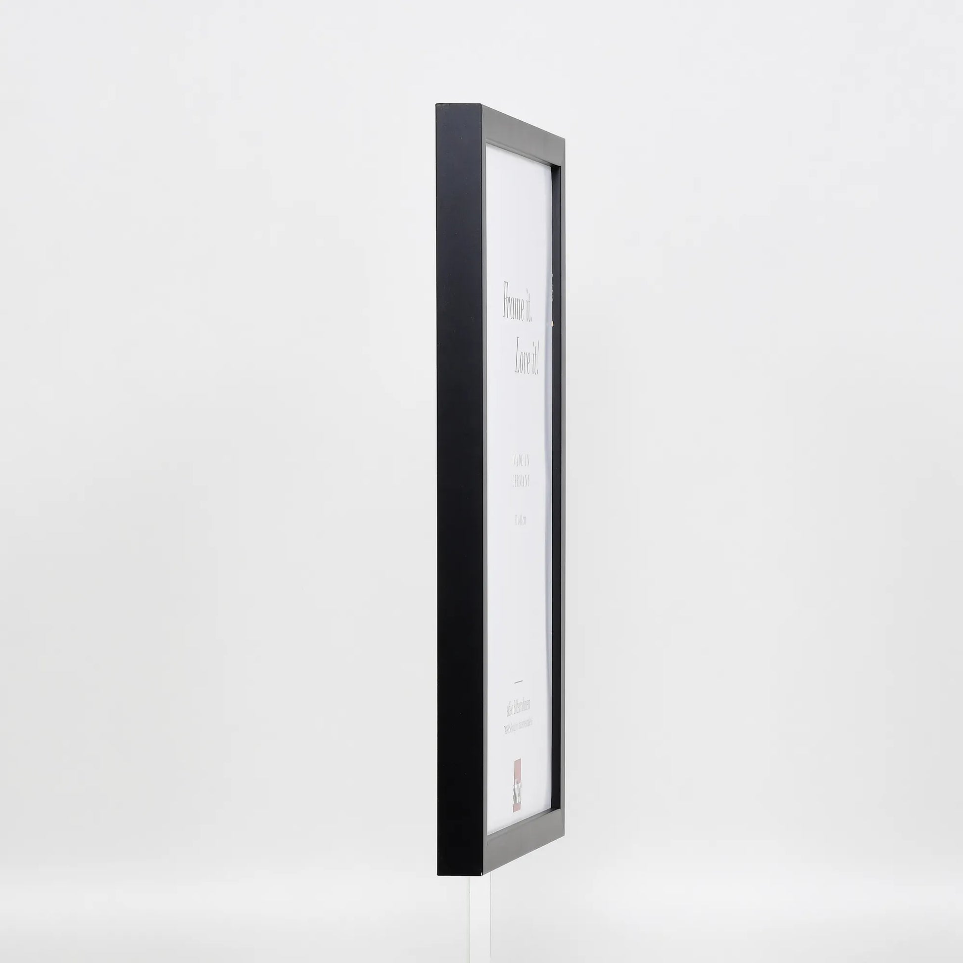 [Schwarz] 58 – side