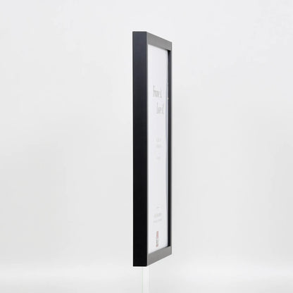 [Schwarz] 58 – side