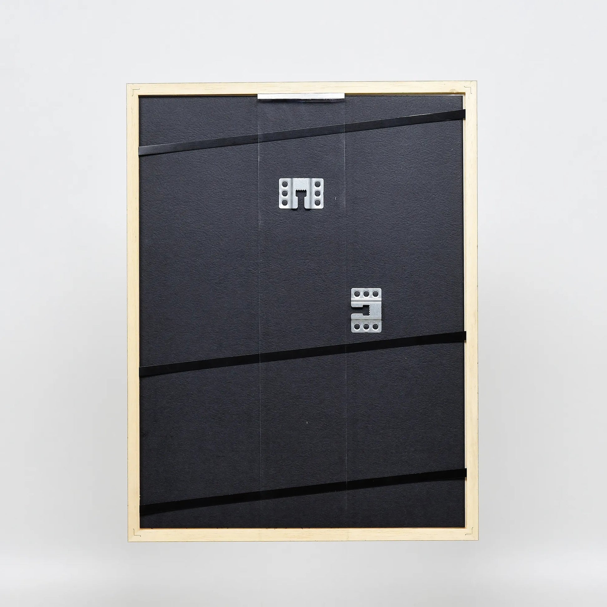 [Schwarz] 66 – back